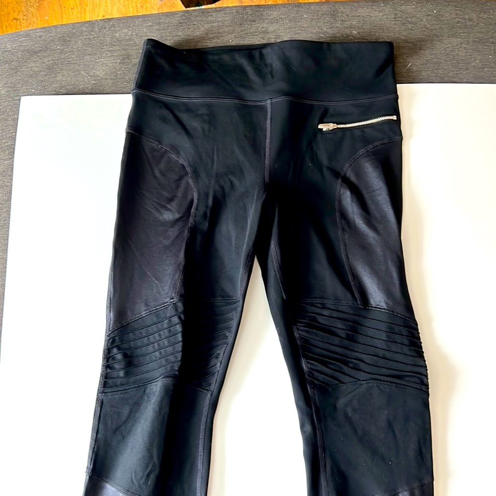 Gap leggings - blackout technology size M